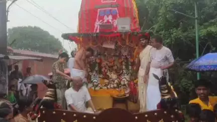 बाघमारा/कतरास: बाघमारा के मालकेरा स्थित देवग्राम में रथ पूजा का आयोजन, बाघमारा विधायक भी पहुंचे
