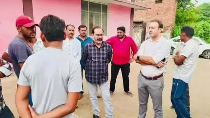 राजनगर: राजनगर विधायक पहुंचे शोकाकुल परिवारों से मिलने, जताया शोक, आकाशीय बिजली गिरने से हुई दो लोगों की मौत