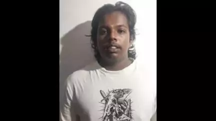 ചാവക്കാട്: തൃപ്രയാർ ഓവർ ബ്രിഡ്ജിന് മുകളിൽ നിന്ന് ഫോട്ടോ എടുത്തുകൊണ്ടിരുന്ന കുട്ടികളെ ആക്രമിച്ച കേസിൽ മൂന്നുപേർ പിടിയിൽ