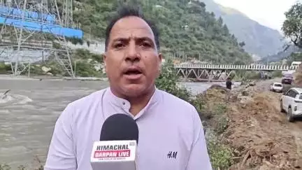 कुल्लू: सैंज की बाढ़ में सबकुछ बह गया, लेकिन बुंगा माता का मंदिर बिल्कुल सुरक्षित: पुजारी धनेश गौतम