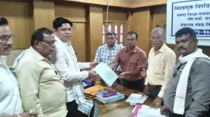 भंडारा: भंडारा जिल्हा मध्यवर्ती सहकारी बँक सार्वत्रिक निवडणूक करिता खासदार प्रशांत पडोळे यांनी दाखल केला उमेदवारी अर्ज