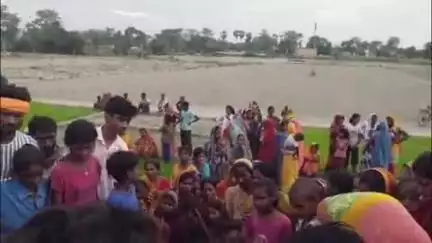 चेहराकलां: सुमेरगंज-बखरीदौआ मार्ग पर ट्रैक्टर से कुचलकर एक व्यक्ति की मौत, लोगों ने किया सड़क जाम