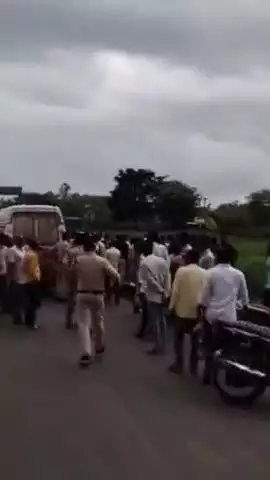 खिलचीपुर: खिलचीपुर में अज्ञात ट्रक ने 2 बाइक सवारों को मारी टक्कर, एक की मौत, एक रेफर, शव देख पिता बेहोश