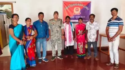चाईबासा: गुवा पुलिस ने टाटानगर रेलवे स्टेशन पर मानव तस्कर से दो लड़कियों को बचाया