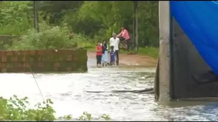 ಮಡಿಕೇರಿ: ನಾಪೋಕ್ಲು ವ್ಯಾಪ್ತಿಯಲ್ಲಿ ಮಳೆ ಹಾನಿ ಪ್ರದೇಶ ವಿಕ್ಷೀಸಿದ ಸಚಿವ ಬೋಸರಾಜ್ ಹಾಗೂ ಶಾಸಕ ಪೊನ್ನಣ್ಣ