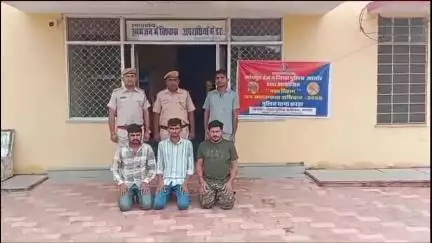 रानीवाड़ा: करड़ा पुलिस ने विवाहिता के अपहरण के मामले में डेढ़ माह से फरार चल रहे 3 आरोपियों को किया गिरफ्तार