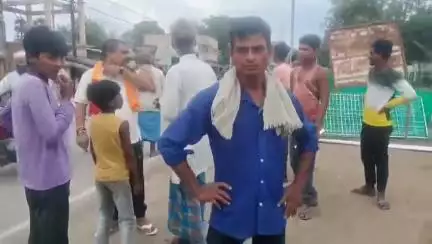 गोगरी: गोगरी नगर परिषद कार्यालय के पास दबंगों ने फर्नीचर दुकान में की तोड़फोड़, पुलिस के पहुंचने पर मामला शांत