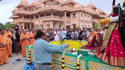 નડિયાદ: નડિયાદ યોગી ફાર્મ ખાતે ધારાસભ્યશ્રીની ઉપસ્થિતિમાં રથયાત્રાની ઉજવણી કરવામાં આવી.