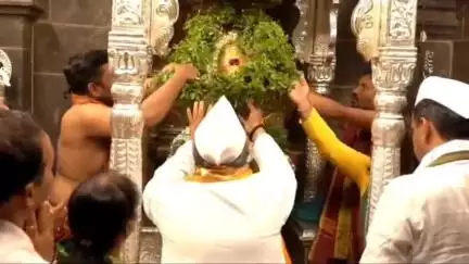 पंढरपूर: शहरात आषाढी यात्रेनिमित्त श्री विठ्ठलाचा काढण्यात आला पलंग, २४ तास दर्शन सुरू