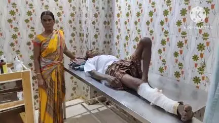 ଧର୍ମଗଡ: ମୁଖିଗୁଡା ମୋଟେର ମୁଖ୍ୟ ରାସ୍ତାର ଦୁଲକିବନ୍ଧ ଗୌନ୍ତିଆପଡା ନିକଟରେ ବାଇକ ଧକ୍କାରେ ପଥଚାରୀ ବୃଦ୍ଧ ଗୁରୁତର