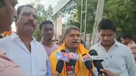 సంగారెడ్డి: పట్టణంలో ఇస్కాన్ ఆధ్వర్యంలో జగన్నాథ రథ యాత్రలో పాల్గొన్న బీజేపీ రాష్ట్ర కార్యవర్గ సభ్యులు దేశ్ పాండే