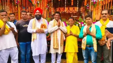 निरसा/चिरकुंडा: निरसा में भारत स्वाभिमान ट्रस्ट की विशाल रथ यात्रा में धनबाद सांसद ढुल्लू महतो शामिल