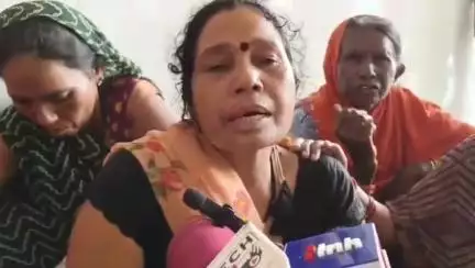 राजनगर - सन्दिग्ध अवस्था पटवारी पूर्व जिला पंचायत अध्यक्ष पति सहित दी लोगो की हुई मौत, परिवार के लोगों ने हत्या का लगाया आरोप, प्राण सिंह आदिवासी और छन्नू लाल यादव खेत पर मिले मृत अवस्था में,जानकारी लगने पर मौके पर पहुची पुलिस, पुलिस के द्व