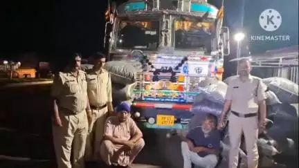 जीरन: जीरन पुलिस ने ट्रक से 560 किलो डोडाचूरा किया ज़ब्त, 2 तस्कर गिरफ्तार