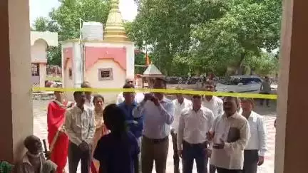 आर्णी: मनपूर येथे आयोजित शिबिरात आदिवासी बांधवांना घरपोच मिळाले कागदपत्र