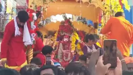 রামপুরহাট ২: ব্যতিক্রমী রথ যাত্রা দেখতে প্রচুর ভক্তের সমাগম তারাপীঠ এ