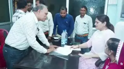 पंडरिया: पांडातराई विधायक कार्यालय में विधायक भावना बोहरा ने क्षेत्रवासियों की समस्याएं सुनीं, निराकरण के दिए निर्देश