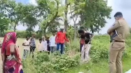 खड्डा: खडडा में मजिस्ट्रेट के निर्देश पर कब्र से निकाला गया नवजात का शव, पुलिस 16 दिनों बाद पीएम में जुटी