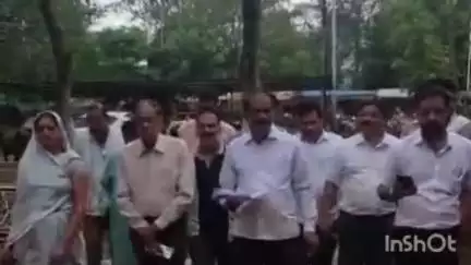 टिमरनी: ₹21 लाख का घोटाला: सीएमओ-अध्यक्ष पर एफआईआर की मांग, कांग्रेसियों का कहना है- जांच के बाद भी कार्रवाई नहीं हुई
