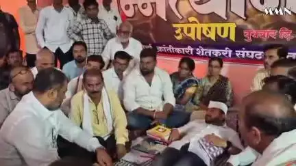 वर्धा: देवळी येथे मुख्य रस्त्याच्या बांधकामासाठी सुरू असलेल्या किरण ठाकरे यांच्या उपोषणाला खासदार अमर काळे यांची भेट