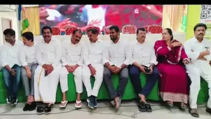 పలమనేరు: నియోజకవర్గం మాజీ ఎమ్మెల్యే వెంకటే గౌడ్ "చంద్రబాబు మేనిఫెస్టో గుర్తుకుతెస్తూ" కార్యక్రమంలో పాల్గొన్నారు