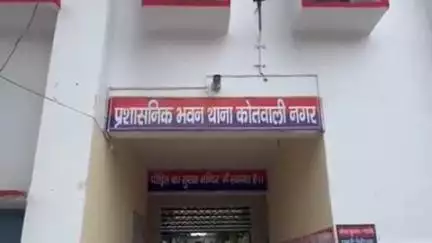 बीसलपुर: शहर कोतवाली क्षेत्र में गले में कांच मारकर विवाहिता की हत्या का प्रयास, पति के खिलाफ पुलिस ने दर्ज किया केस