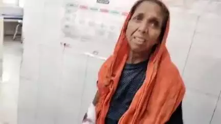 मुरादाबाद: रेलवे स्टेशन पर चलती ट्रेन से महिला को दिया धक्का, महिला गिरकर हुई घायल
