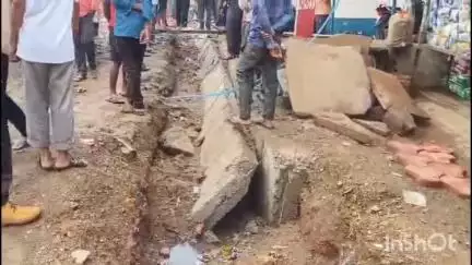 गुना: म्याना में घटिया निर्माण की खुली पोल, एक दिन पहले बने गटर की 100 फीट से अधिक दीवाल गिरी, वीडियो वायरल