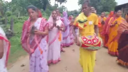 ପରଜଙ୍ଗ: ପଦ୍ମପୋଖରୀ ଗ୍ରାମରେ ଶୁକ୍ରବାର ୫ଟାରେ ରଥଯାତ୍ରା ଅନୁଷ୍ଠିତ। ଯୋଗଦେଲେ ଶତାଧିକ ଶ୍ରଦ୍ଧାଳୁ।