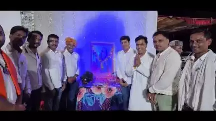 ब्यावरा: राजगढ़: जिला पंचायत अध्यक्ष चंदर सिंह सोंधिया ने कांग्रेस नेता रौशन खत्री की माता जी के निधन पर दी श्रद्धांजलि