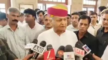 जोधपुर: संजीवनी घोटाले को लेकर फिर छिड़ा विवाद, पूर्व मुख्यमंत्री गहलोत ने कहा- 'केस वापस लें, पीड़ितों को न्याय दें'