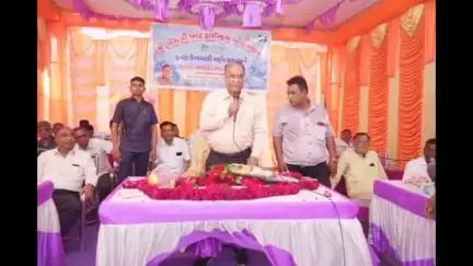 શહેરા: ગાંગડીયા અને ખોજલવાસા ગામે વિધાનસભા ઉપાધ્યક્ષની અધ્યક્ષતામાં શાળા પ્રવેશોત્સવ અને કન્યા કેળવણી મહોત્સવ કાર્યક્રમ યોજાયો