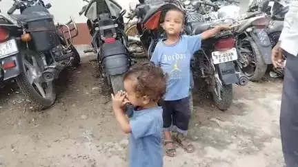 रफीगंज: रफीगंज के मई बिगहा गांव से लापता महिला को गया जी रेलवे स्टेशन से किया गया बरामद, साथ में थे दो बच्चे