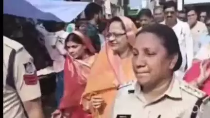 विदिशा: केंद्रीय कृषि मंत्री की पत्नी साधना सिंह चौहान, विदिशा-गंजबासौदा MLA के साथ रथयात्रा में हुईं शामिल