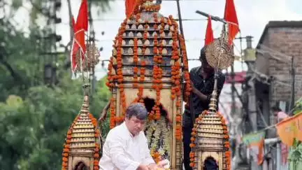মুর্শিদাবাদ জিয়াগঞ্জ: ২৫০বছরের ঐতিহ্যবাহী মুর্শিদাবাদের নশিপুর আখড়ার রথযাত্রাকে কেন্দ্র করে মাতোয়ারা এলাকার সাধারণ মানুষ