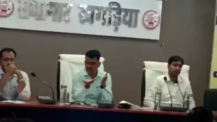 खगड़िया: नगरपालिका उप निर्वाचन-2025 के सफल संचालन हेतु खगड़िया में संयुक्त ब्रीफिंग का आयोजन