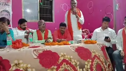 नोखा: मुख्य बाजार में पूर्व नगर पंचायत के अध्यक्ष के निवास पर वैश्य महासभा की बैठक आयोजित की गई