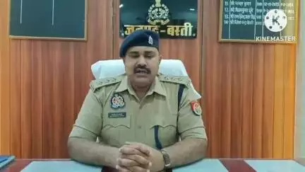 बस्ती: बस्ती जिले के कोतवाली थाना क्षेत्र के मोड घाट चौराहे पर एक शिक्षक के साथ मारपीट का मामला सामने आया