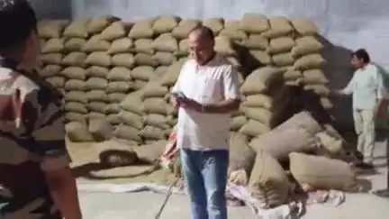 दतिया नगर: दतिया SDM ने प्रशासनिक टीम के साथ राजननंदिनी आटा मिल पर छापा मारा, बड़ी मात्रा में पीडीएस का गेहूँ-चावल पकड़ा