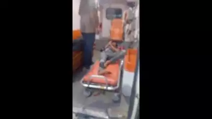 निवाड़ी: देवरा खेरा रोड पर नर्सिंग कॉलेज के पास मोटरसाइकिल खाई में गिरी, दो युवक गंभीर घायल