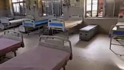 लाडपुरा: कोटा में रेजिडेंट डॉक्टर की हड़ताल से इमरजेंसी सेवाओं पर असर, जरूरी ऑपरेशन भी टले, मरीजों का निजी अस्पताल की ओर रुख