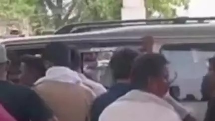 हंडिया: हड़िया उतराव थाना क्षेत्र में दर्दनाक सड़क हादसा, 15 लोग गंभीर रूप से घायल