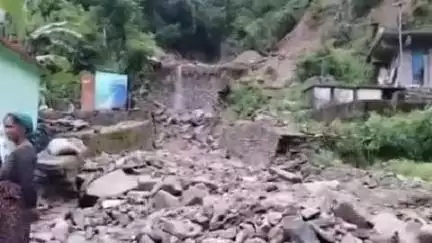 नंदप्रयाग: थिरपाक में मलवे की चपेट में आने से तीन मवेशियों की मौत, घरों में घुसा मलबा