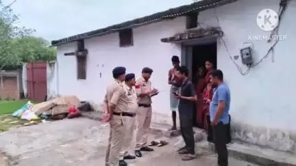 थाना सारंगढ़ क्षेत्र में अवैध प्रवासियों व संदिग्धों की पुलिस टीम द्वारा किया गया सघन चेकिंग