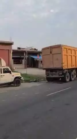 करहल में संयुक्त कार्यवाही: चार ओवरलोड ट्रक पकड़े गए