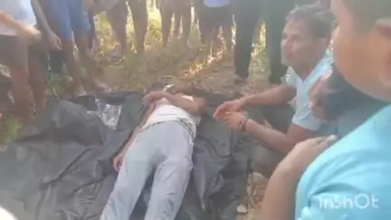 सिरौली गौसपुर: केवलापुर मजरे भवानी का पुरवा गांव में बाग में संदिग्ध परिस्थितियों में फांसी के फंदे से लटकता मिला व्यक्ति का शव
