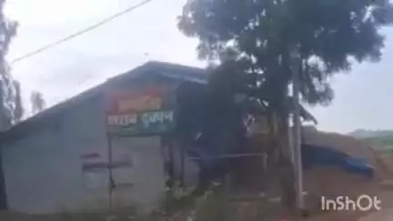 रायपुर कर्चुलियान: सगरा में हायवा ट्रक ने मचाया तांडव, शराब के नशे में रायपुर कर्चुलियान रोड स्थित शराब की दुकान को उड़ाया