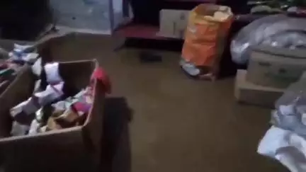 डिंडौरी: महावीर टोला में बारिश का पानी घर और किराना दुकान में घुसा लाखों की सामग्री हुई बर्बाद पीड़ित ने लगाई गुहार #jansamasya