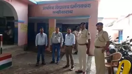 लखीसराय: लखीसराय नगर परिषद के वार्ड संख्या-7 में नगर निकाय उपचुनाव के तहत शांतिपूर्ण मतदान जारी
