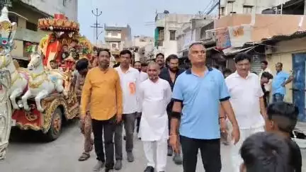 છોટાઉદેપુર: નગરમાં યોજાયેલ ભગવાન જગન્નાથજીની રથયાત્રામાં સાંસદ જોડાયા.